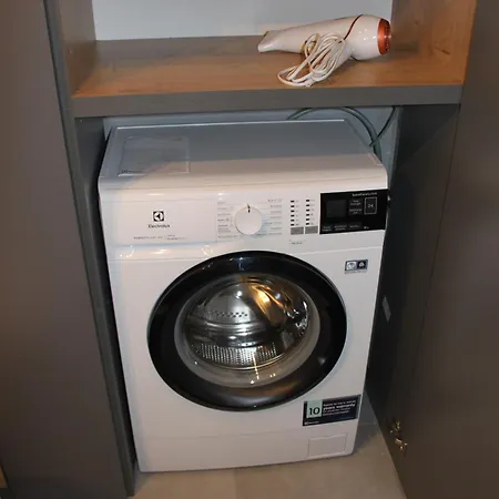 Apartment Suny With Free Underground Parking!